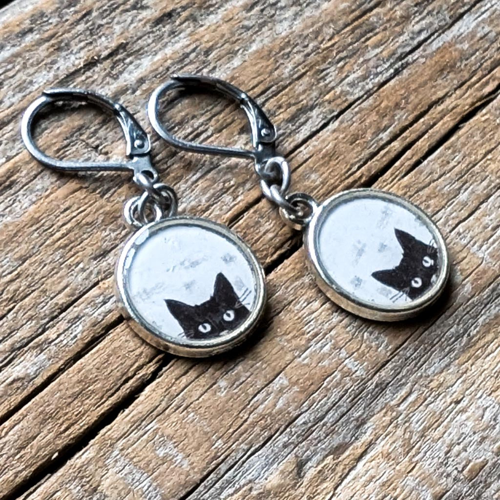 Peeking Peekaboo Cat Dangle Earrings - Lucky Cat