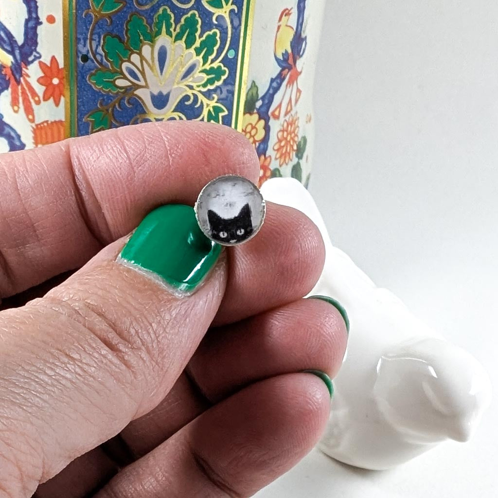 Peeking Peekaboo Cat Post Earrings - Lucky Cat