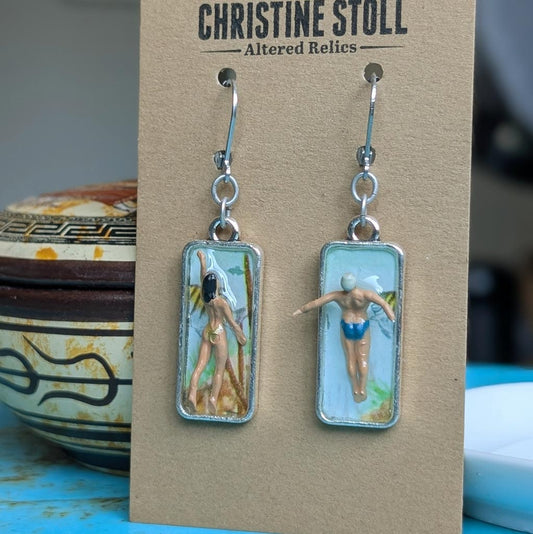 Life's a Beach Earrings - Off the Pier