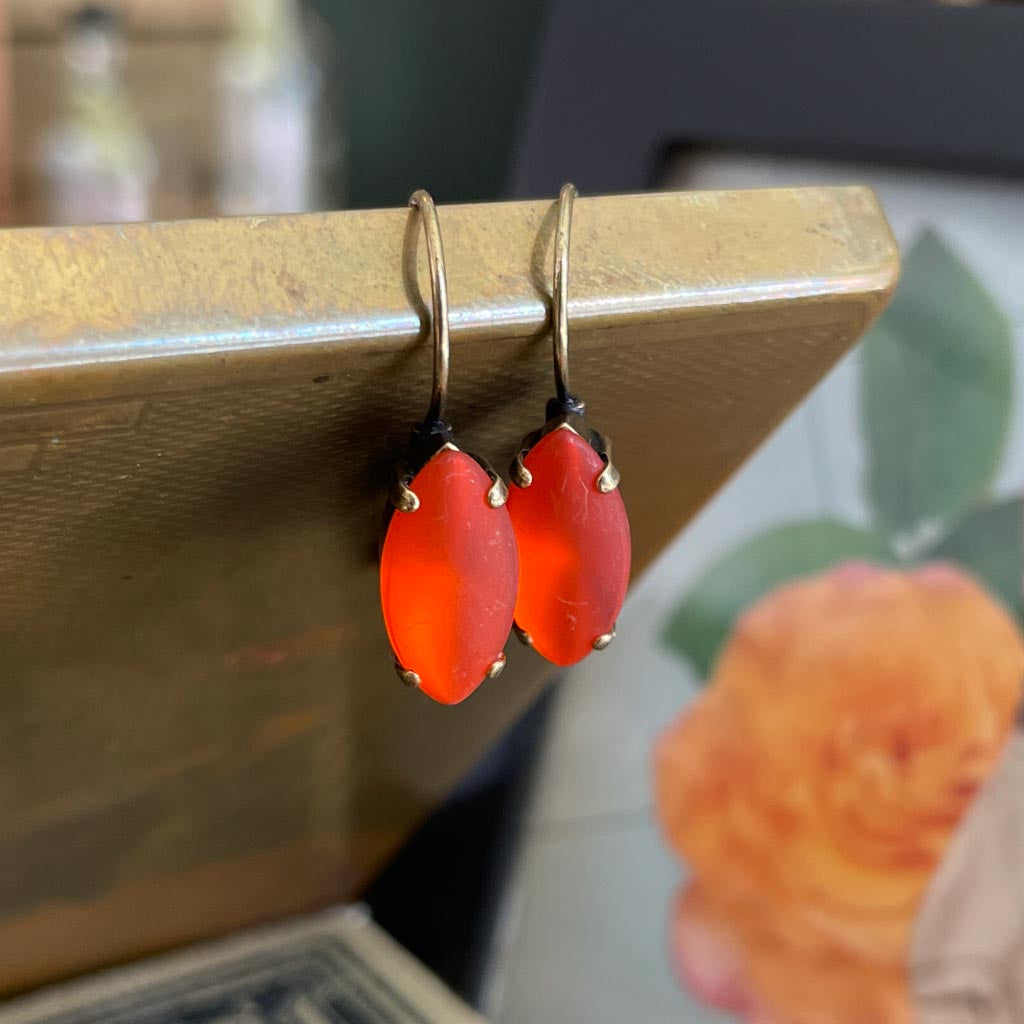 Vintage Glass Earrings - Frosted Hyacinth Leverback