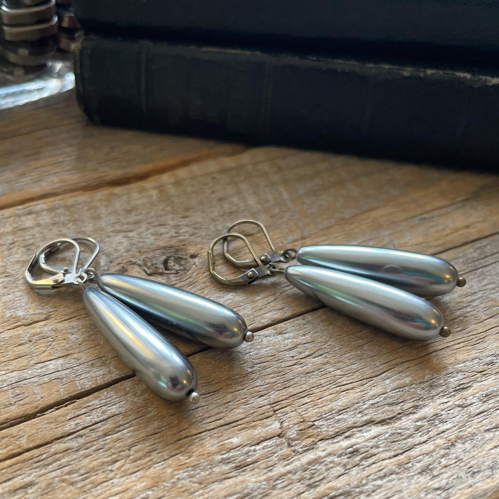 Black Vintage Pearl Drop Earrings