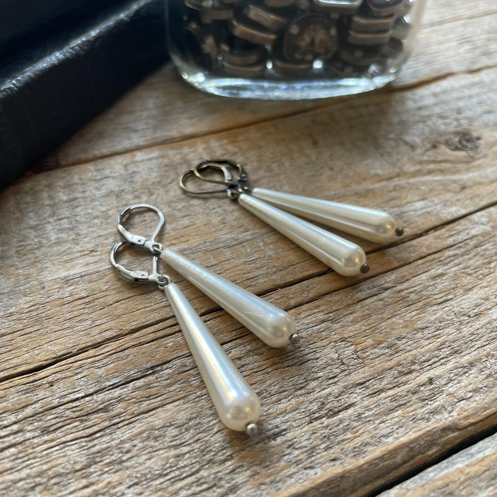 White Vintage Pearl Drop Earrings