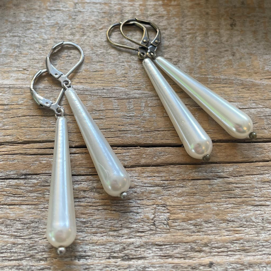 White Vintage Pearl Drop Earrings
