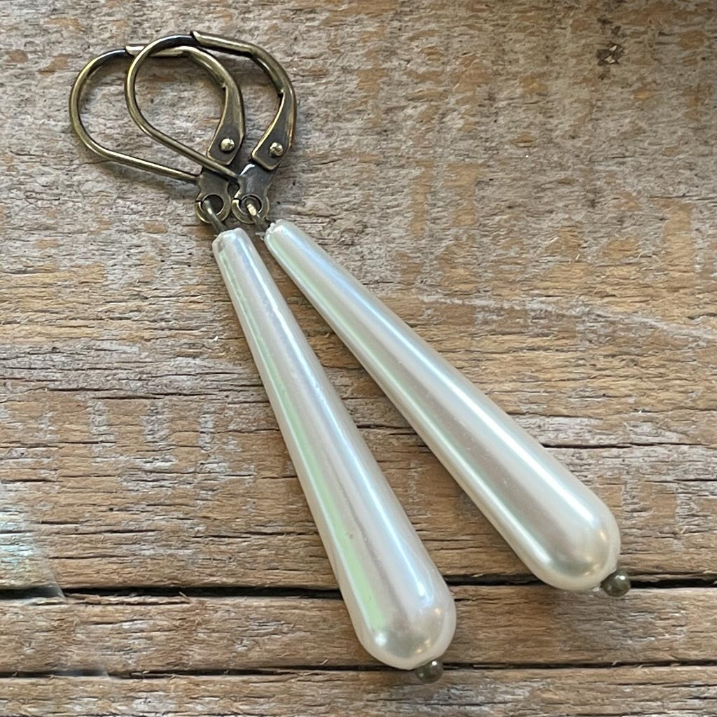 White Vintage Pearl Drop Earrings