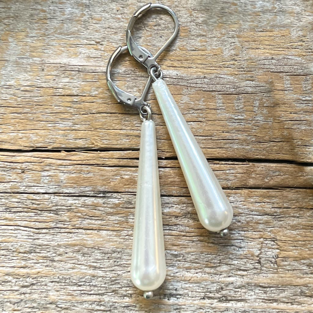 White Vintage Pearl Drop Earrings