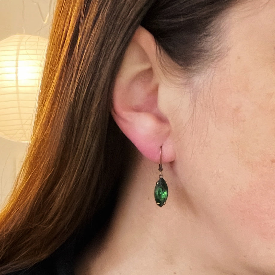 Turmaline Green Vintage Rhinestone Earrings