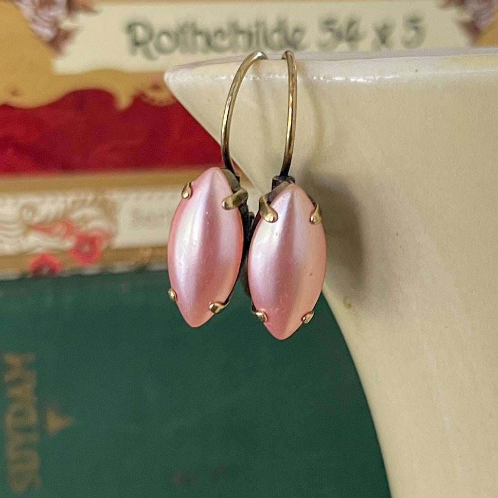 Vintage Glass Earrings - Pink Pearl Leverback