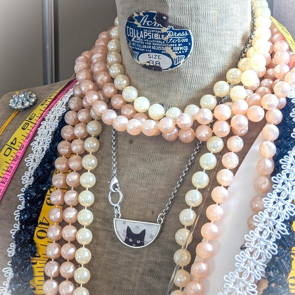 Peeking Peekaboo Cat Pendant Necklace - Lucky Cat