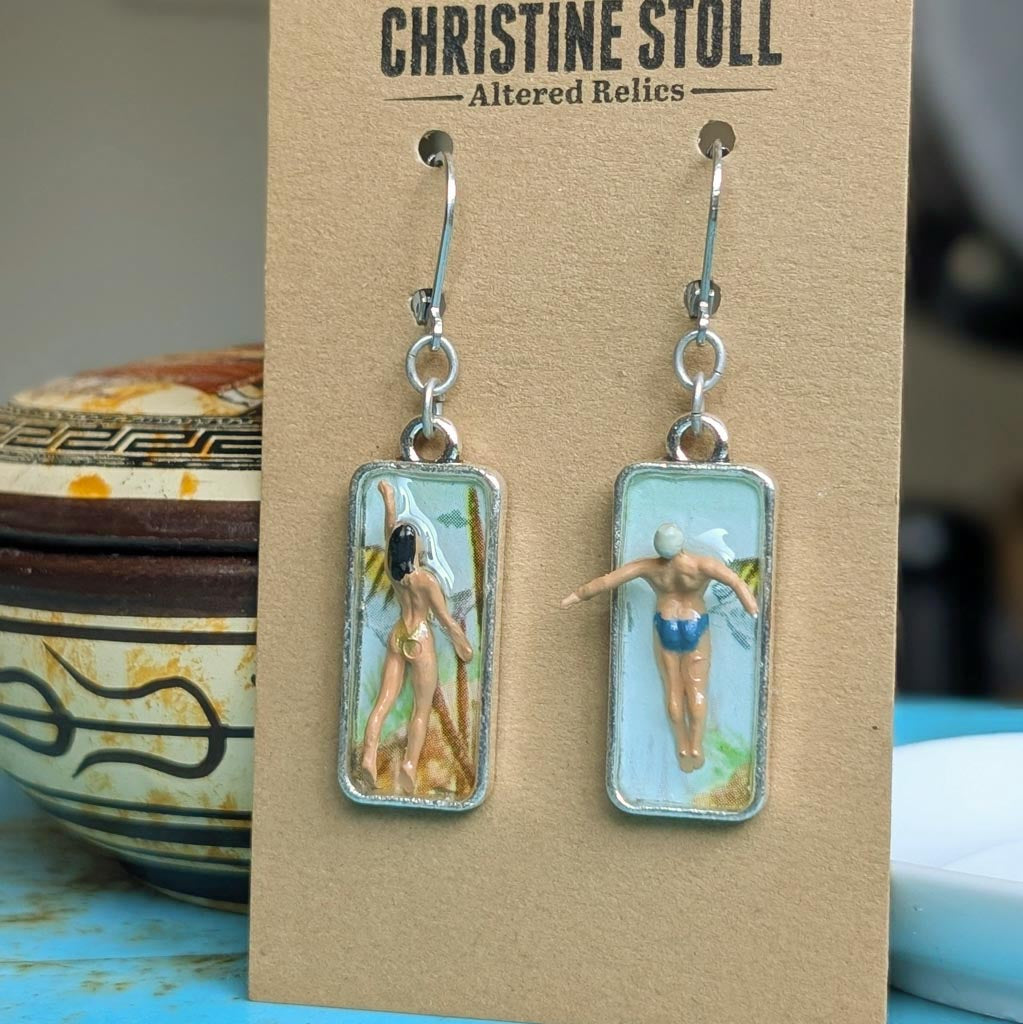 Life's a Beach Earrings - Off the Pier
