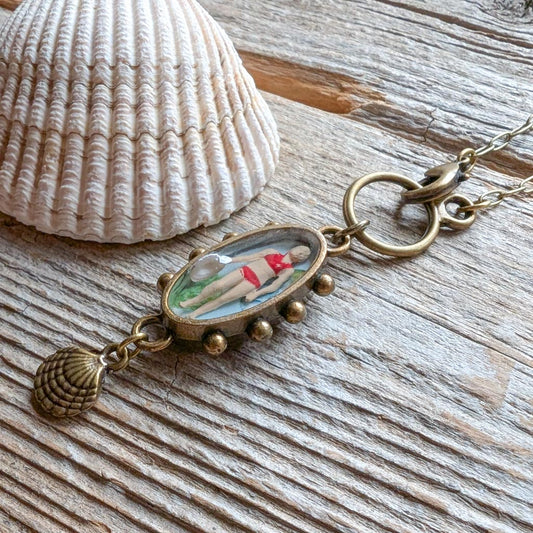Life's a Beach Necklace - Sun Hat Susan
