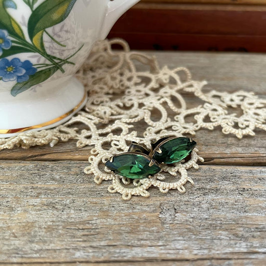 Vintage Glass Post Earrings - Turmaline Green