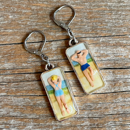 Life's a Beach Earrings - Seaside Sunworshippers