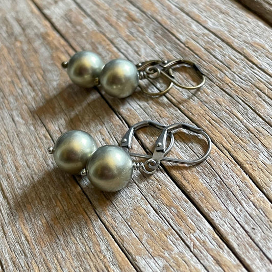 Grey Pearl Earrings - Vintage Glass Pearls