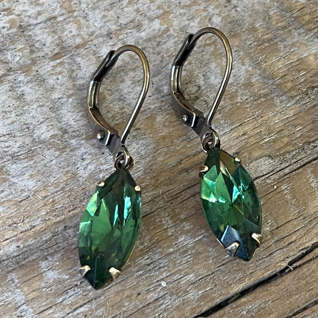 Turmaline Green Vintage Rhinestone Earrings